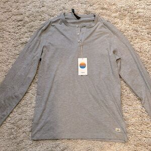 Brand new with tags, Vuori long sleeve Henley, men’s medium